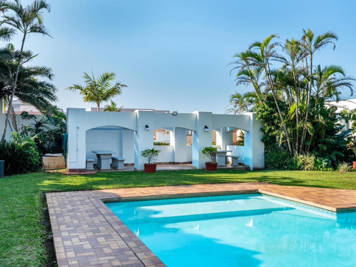 Skiathos At Beachfront Apartments In Shakas Rock Ballito Exteriör bild